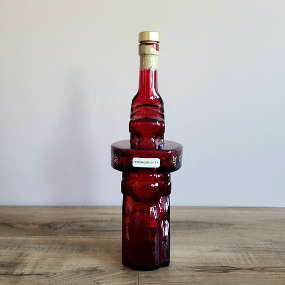 Tommy guns tequila Gold empty red bottle - Picture 7 of 11